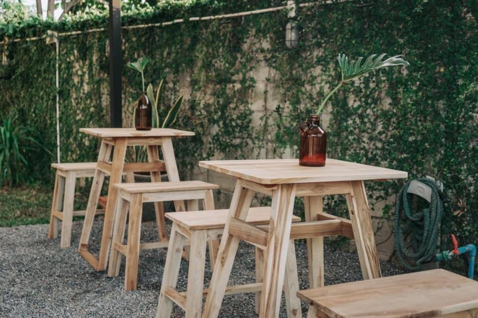 Yoji House And Cafe Hostel Ban Wiang Exterior foto